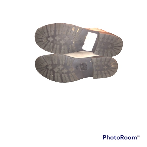 Boots Charlatte Russo size 8 tan with metal studs in good condition very stylish - Picture 3 of 6